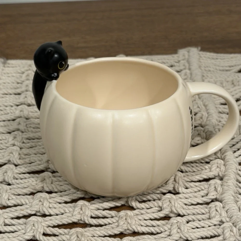 Starbucks 2026 Halloween Black Cat and Pumpkin Ceramic Mug NEW Peep Cat Pumpkin